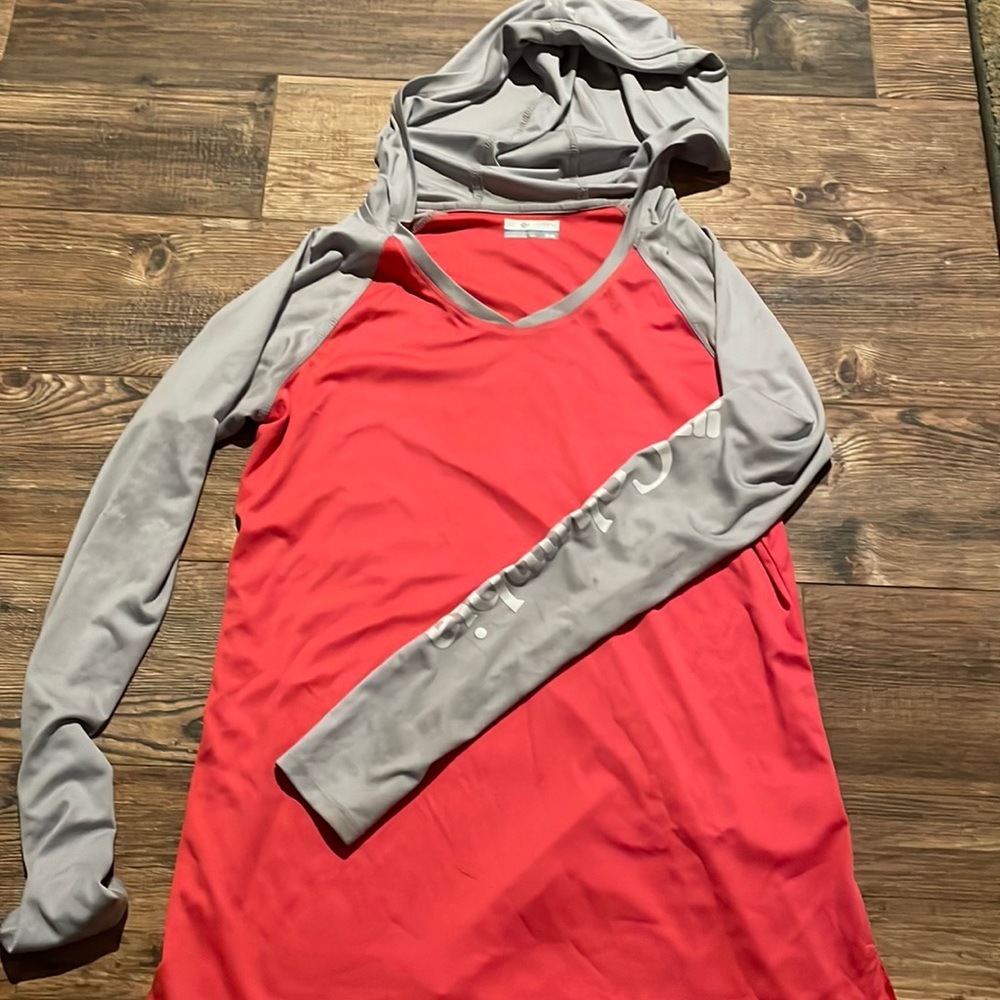 Pink and gray long sleeve Columbia sun shirt hooded size M